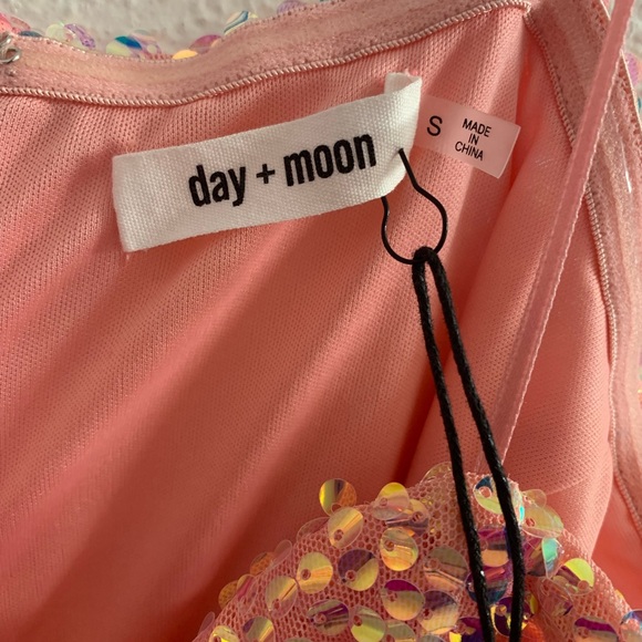 Pink romper - Picture 3 of 4